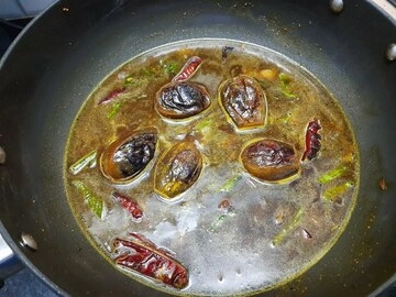 puli kulambu is one of the popular brinjal recipes