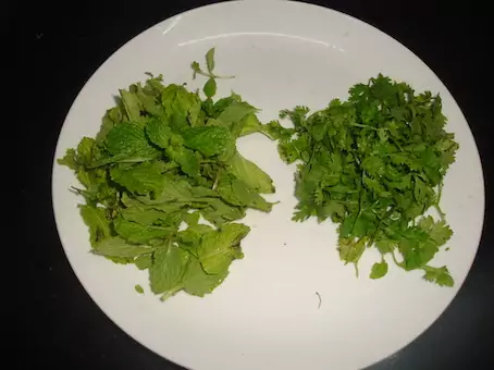 add chopped coriander leaves