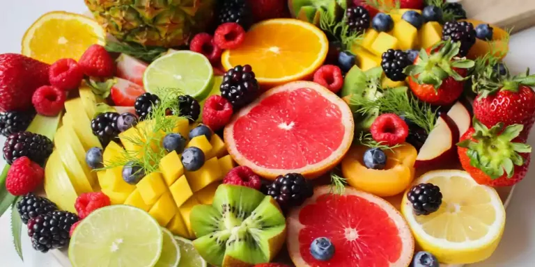10 Best Fruits for Diabetics with High & Low Sugar Content