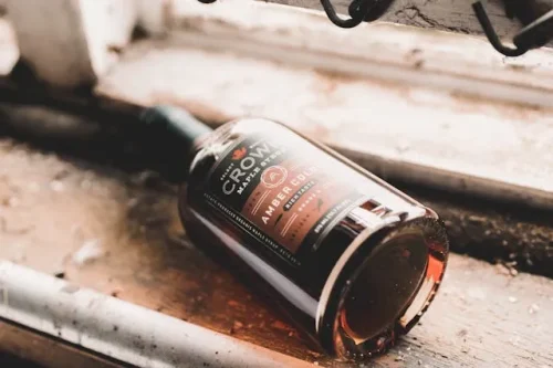 Vegan honey alternatives like maple syrup and agave nectar